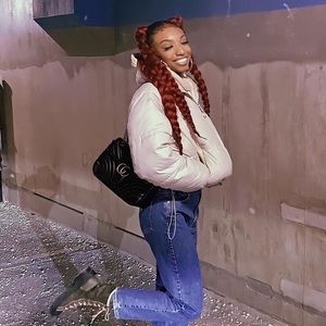 Meet your Posher, Olivia